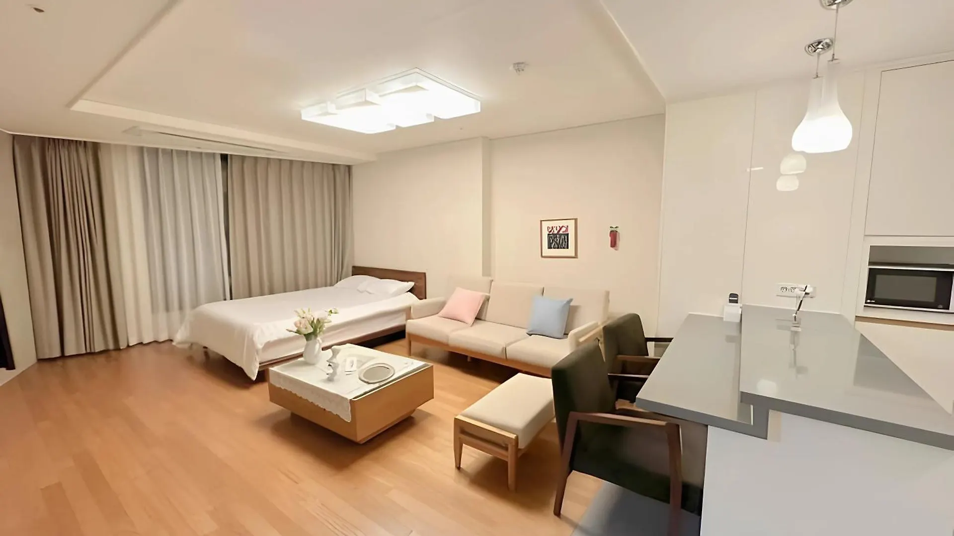 Hotel With Pusan Apartmán
