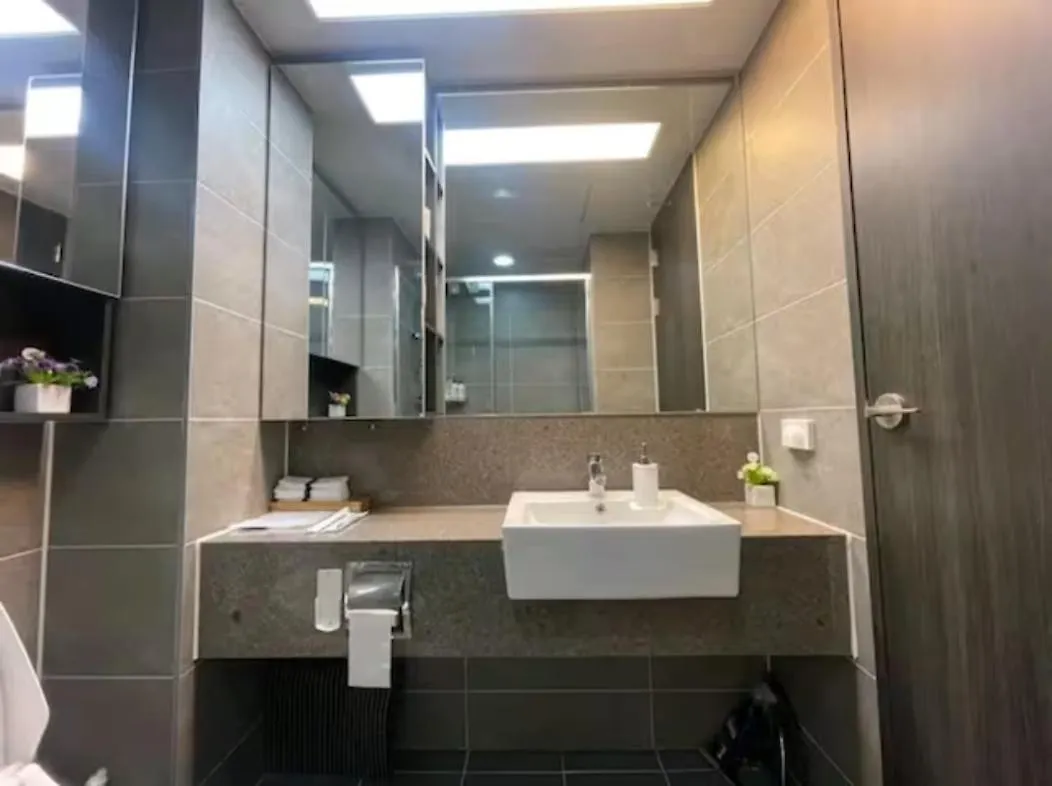 Hotel With Busan Apartment