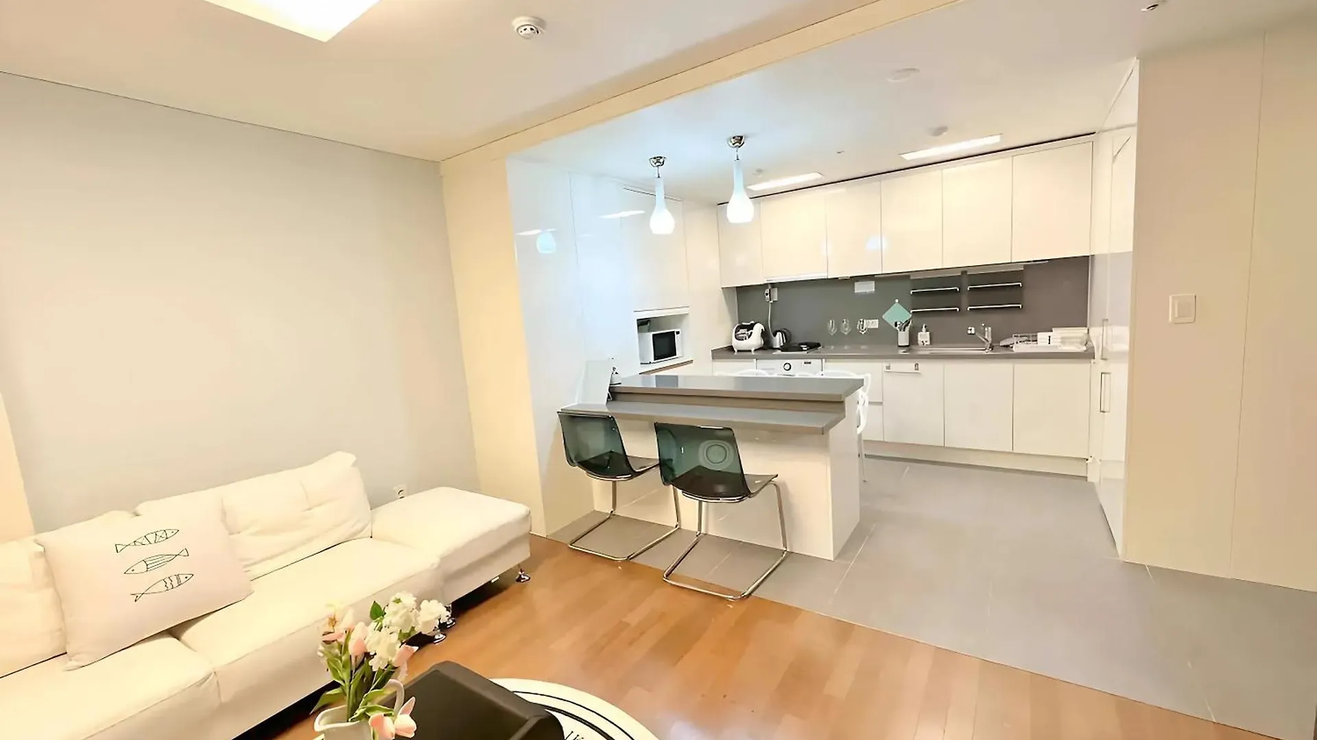 Hotel With Busan Apartment